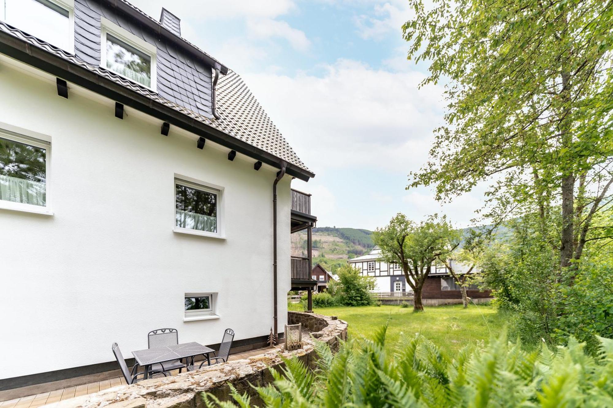 Ferienwohnung Haus An Der Lenne Lennestadt Bagian luar foto